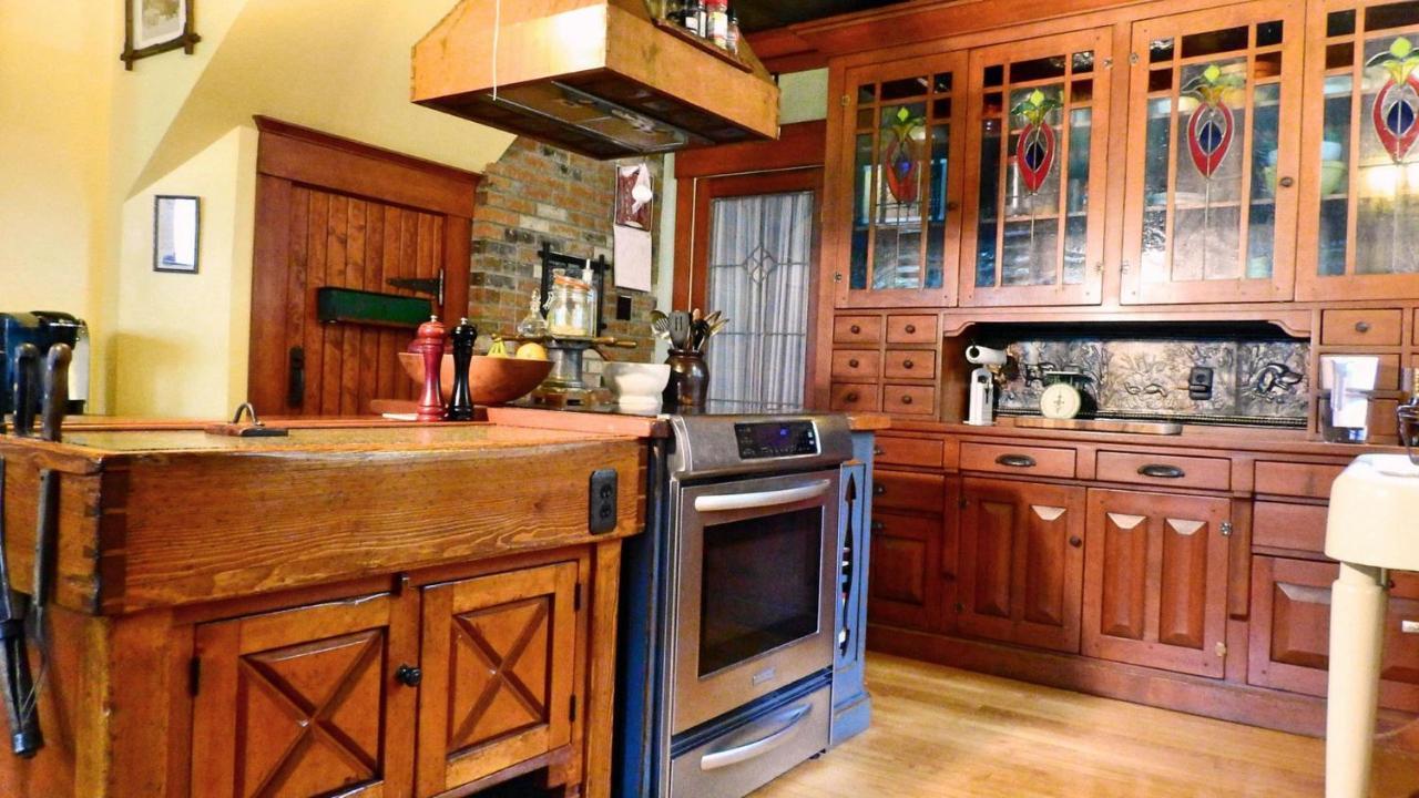 Bed and Breakfast The Craftsman House Bragg Creek Екстер'єр фото