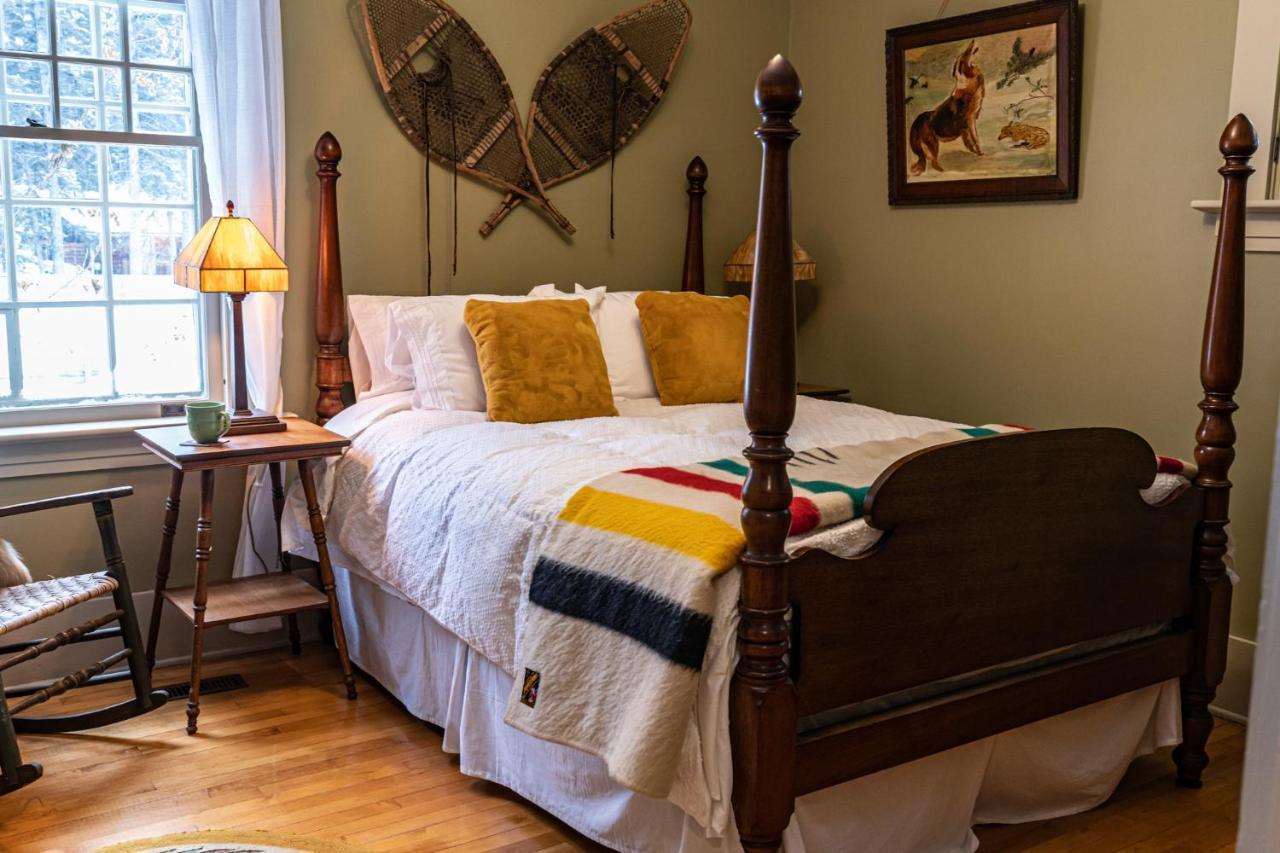 Bed and Breakfast The Craftsman House Bragg Creek Екстер'єр фото